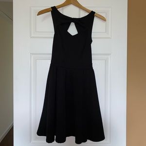 Junior Black sleeveless dress